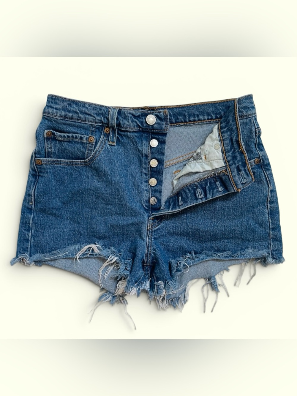 Levi’s 501 High Rise Distressed Denim Raw Hem Shorts S58022 in Blue size 28 - Picture 2 of 8